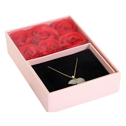 Geschenkbox mit Rosen